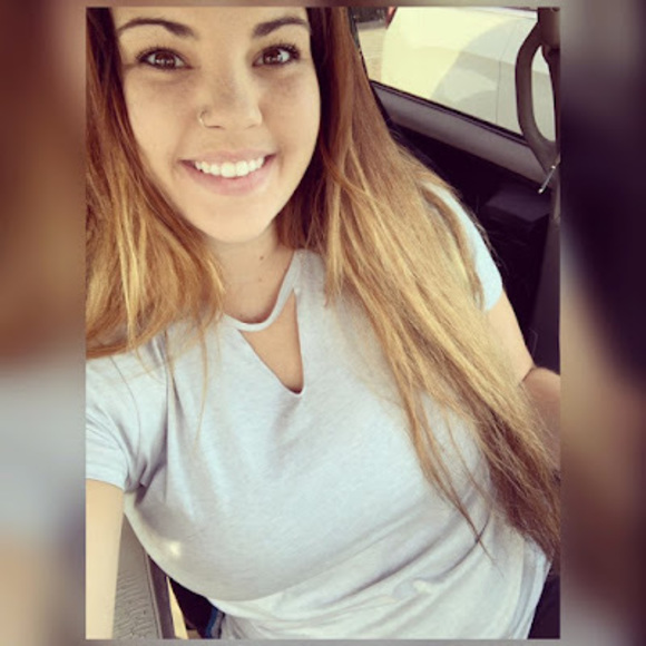 Meet your Posher, Danielle - Picture 1 of 1